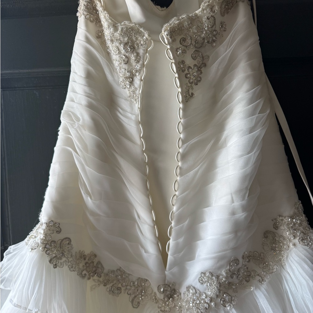 David's Bridal White Wedding Dress - Picture 3 of 4
